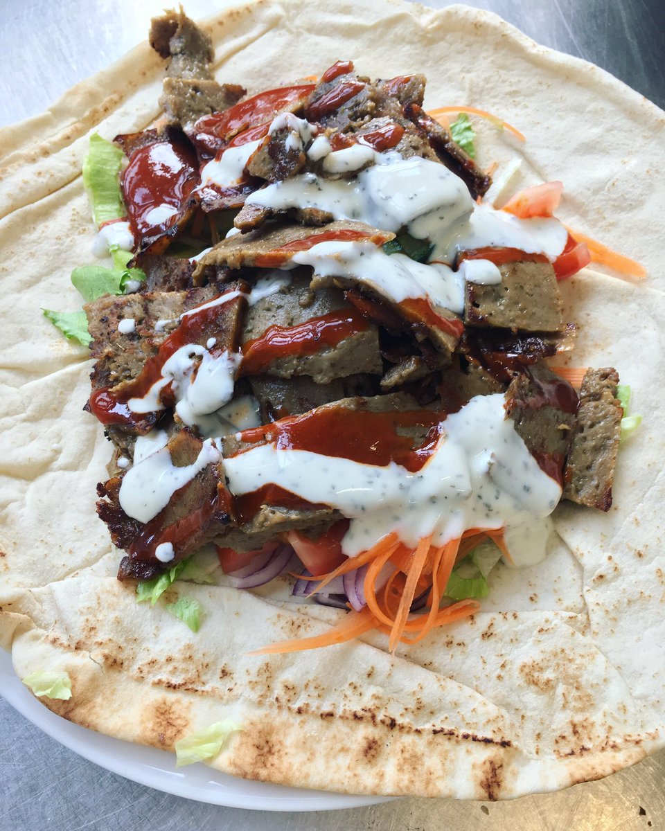 ThewillowTree5's tweet photo. Who’s coming down for a @ThewillowTree5 #vegan kebab this Saturday before the kick off? Loaded with salad and our own seitan, with a glug of mint and chilli sauce, oh and a side of fries too! #vegansaltaire #veganleeds https://t.co/1DJbg08ul8