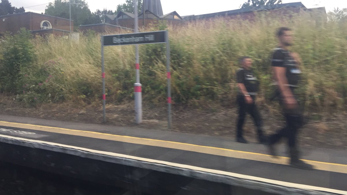 RobbieKnox's tweet image. Exclusive shot of policemen attending #FireBlog bike throwing incident. Onwards!!!