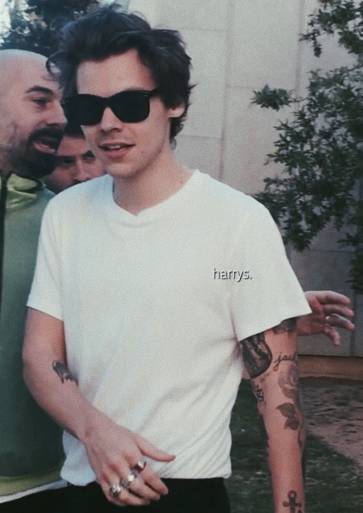 harrysrzn's tweet photo. thought I'd found the highest of highs, you came and topped them all. you shine in the dead of the night and I was the first to fall. https://t.co/VCHrEvQ3WN