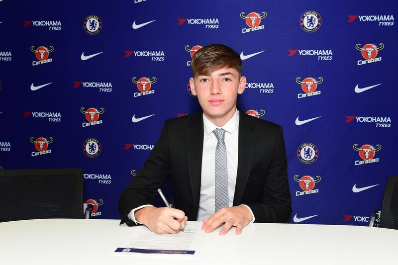 billygilmourrr's tweet image. Happy to sign my first professional contract @ChelseaFC 💙⚽️
