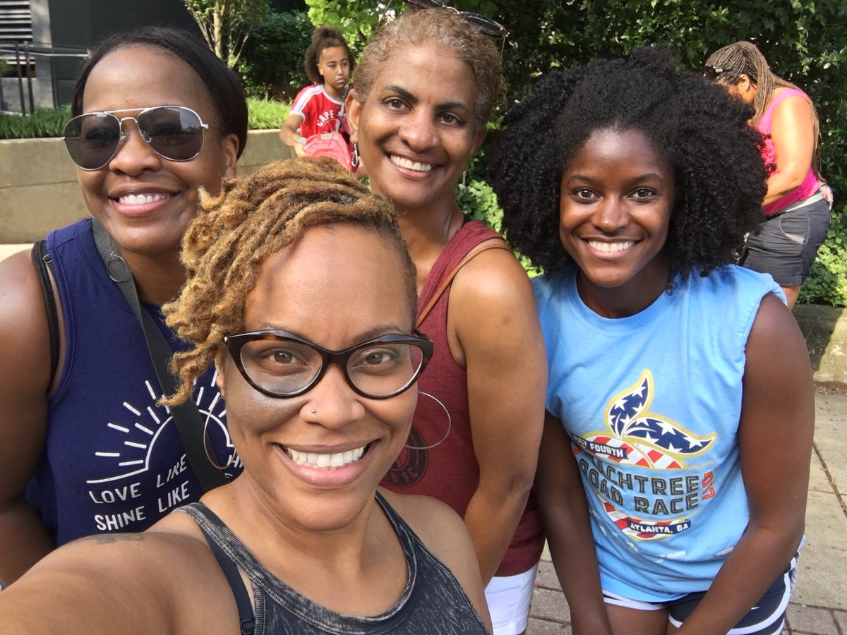 We held it down at 17th Street. Great job runners! #PTRR #Retired #CheerSquad