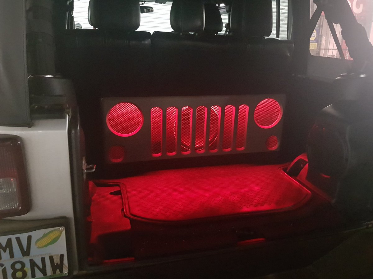 AutoLineZA's tweet image. #July4th 

Jeep Wrangler subwoofer enclosure with #Rockfordfosgate goodies