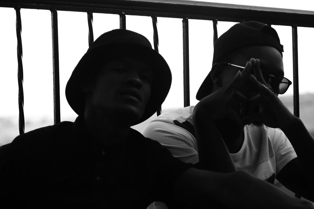 EAz_OG's tweet photo. “Corner chilling linking le mapara... Thinking bout the zaka... Coz if it ain’t the money, then you lost me. I know what I came for, and the bills (Bill) what my cause be (Cosby)...” 

#Barbarians #BafanaBaMathata #Pirara #NoGoodEnt #OfCourse https://t.co/DRm1N2Wbhl