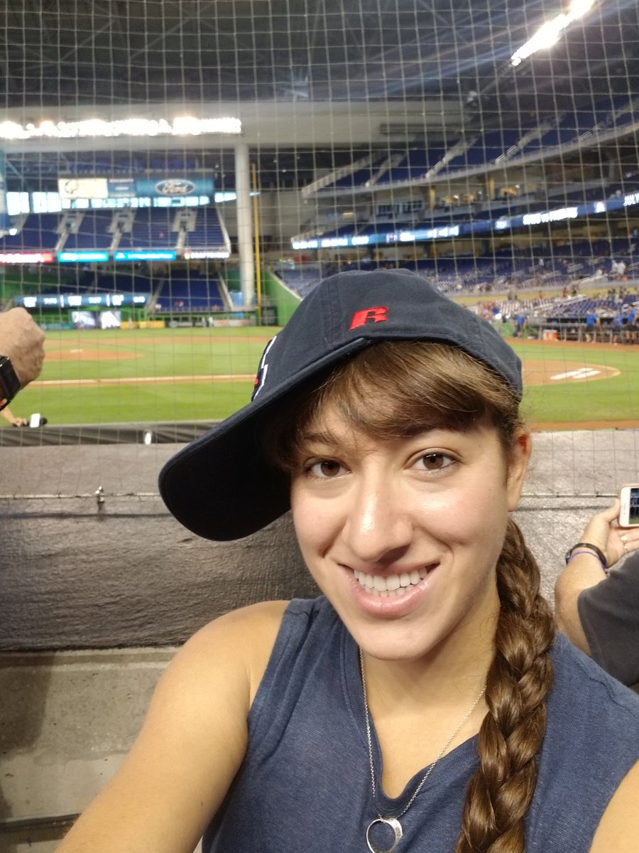 RabbiABC's tweet photo. @Marlins @MarlinsPark @Derek_Jeter_2 Born a Yankees fan, NOW a Marlins fan, but always a Jeter fan! #JustGettinStarted https://t.co/nuiFTZtNsa