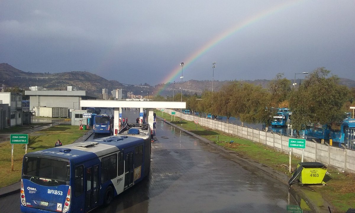 cofsubus's tweet photo. Linda postal de hoy, desde Patio Recoleta en #Huechuraba @subus_ @Transantiago @metrodesantiago @informan_ts @TuTPi_CL @tteinforma_RM https://t.co/zeaBV1ikfa