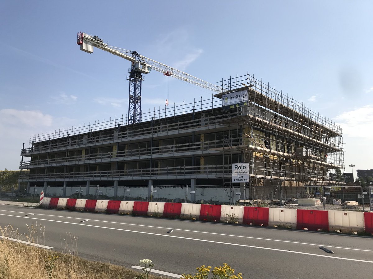 LvanRijn's tweet photo. Hof van Pampus Hoofddorp 4e verdiepings vloer gestort! https://t.co/bprPEf452E