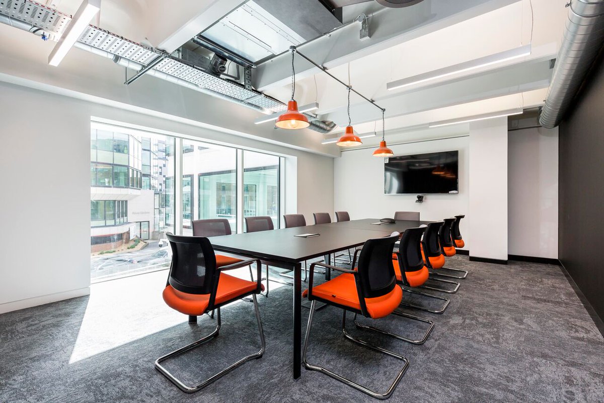Did you know that exposure to natural light in the workplace can improve sleep patterns and employee mood? Take a look at the full article here ow.ly/4JP030jqyS4 #workplaceproductivity