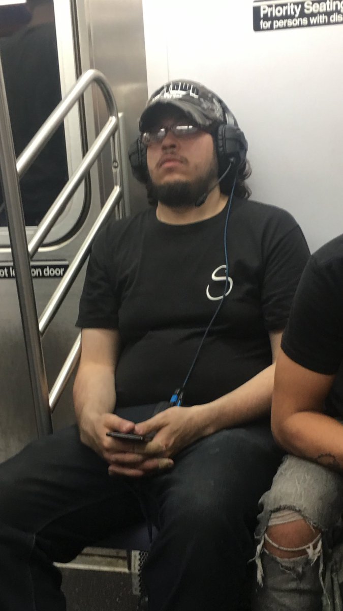 alanwuuu's tweet photo. @Imaqtpielol is that you??😳 https://t.co/Swn2XjLpUN