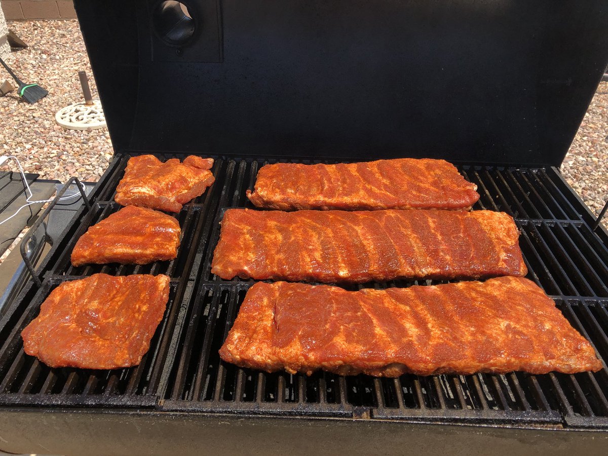 RaydonsRayd's tweet photo. Happy #4thJuly2018 to everyone. Eat all that good #BBQ and have fun with all fireworks. Nothing too crazy but having a few friends over so making all the #ribs. Should be done in about six more hours. #RaydTheQue #Smoker #Grilling https://t.co/Bip1tFWWBI
