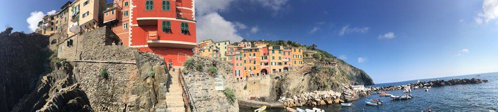 ttkell's tweet photo. Amazing day in the Cinque Terre! Happy July 4th America! We miss you but found hot dogs. https://t.co/Td82eufRJD