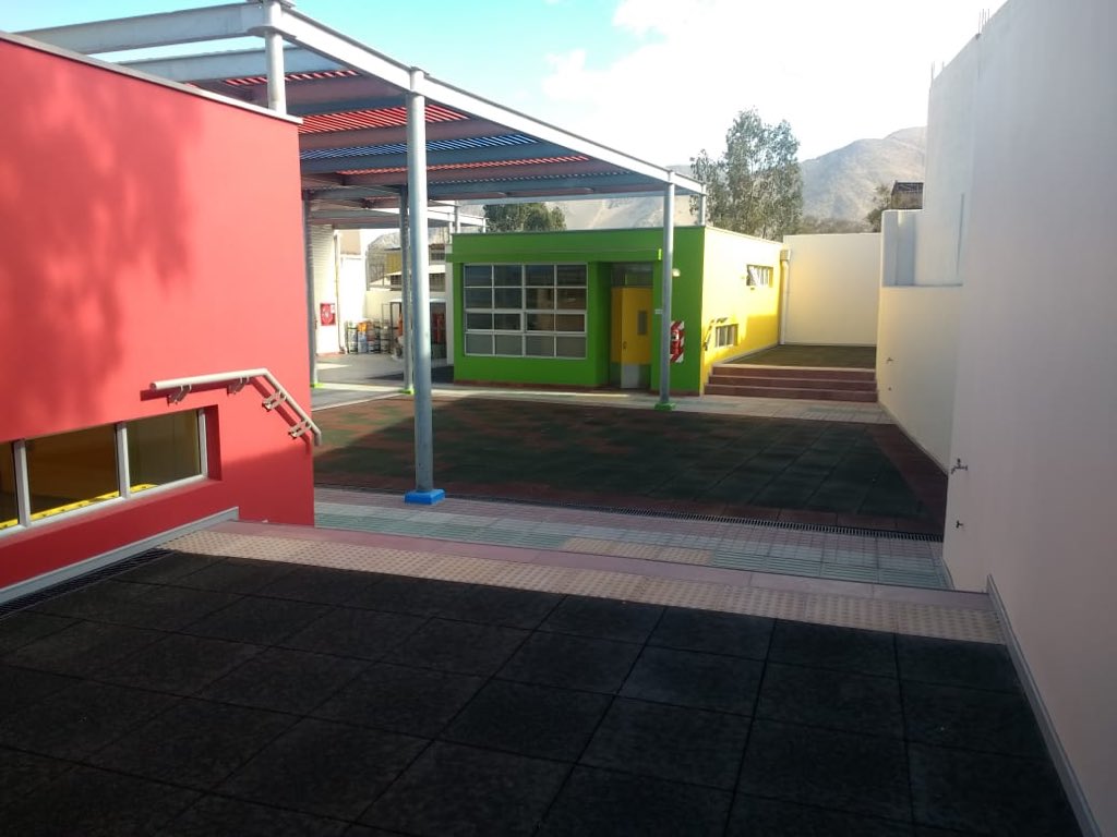 MOP_Atacama's tweet photo. Ya está lista la construcción del Jardín Infantil #CoronadelInca, en Copiapó, proyecto gestionado por la Dir. de #ArquitecturaMOP y que permite avanzar en la misión de poner a #LosNiñosPrimero. 
☝🏻Pronta entrega al municipio para su uso. #ChileLoHacemosTodos 🇨🇱 https://t.co/NGf7HUt7CQ