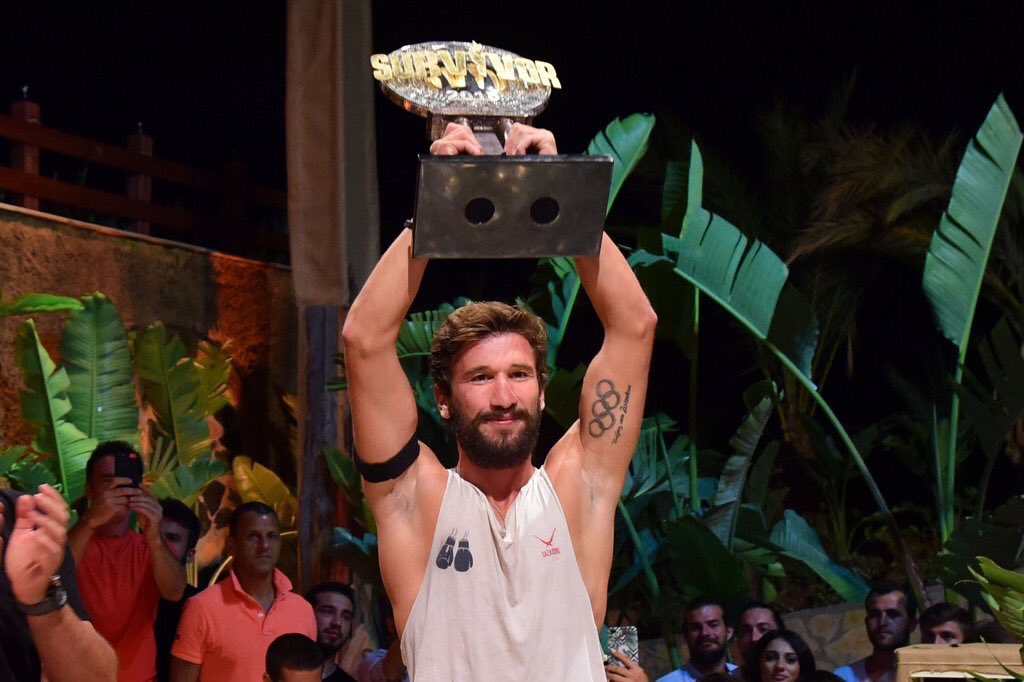 HayzehAkfc's tweet photo. @zeynsays @ismail_akfc Bizde de size Adeeeem kılıççıııııııııı verelim nasıl ? Soy adıyla ilan edilen Survivor 2018 Allstar şampiyonu https://t.co/4Ew0LP9esm