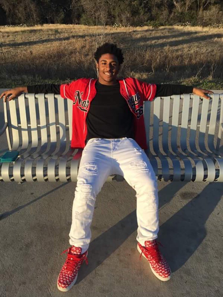 Jayvibes15_'s tweet photo. My cousin was shot and killed earlier this morning by a racist ignorant white man for popping fireworks, I am tired of this, I lost a brother, cousin and friend. This world is cruel and dangerous. White people have a reputation of killing young black teens. His voice will live on https://t.co/60WGjMCbF1