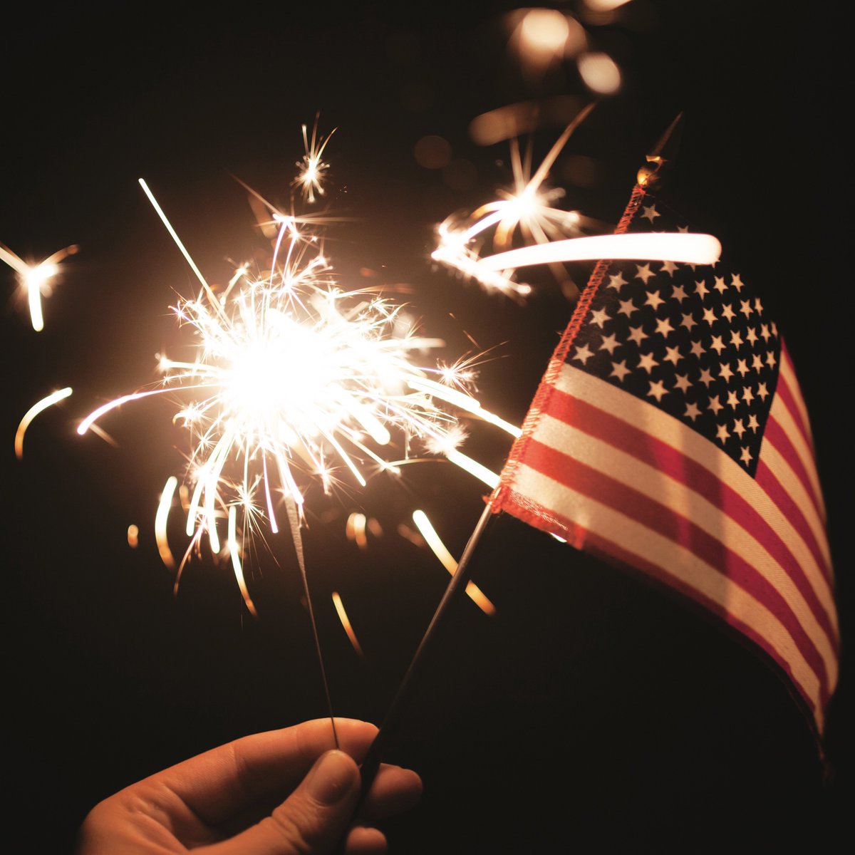 ezprints's tweet photo. Happy 4th of July!! 🇺🇸💥 Celebrate &amp; save at EZ Prints! https://t.co/esVf2Me0LG #ezprints #fourthofjuly #july4th #happy4th #ezpdeals https://t.co/2J80F1E2sB