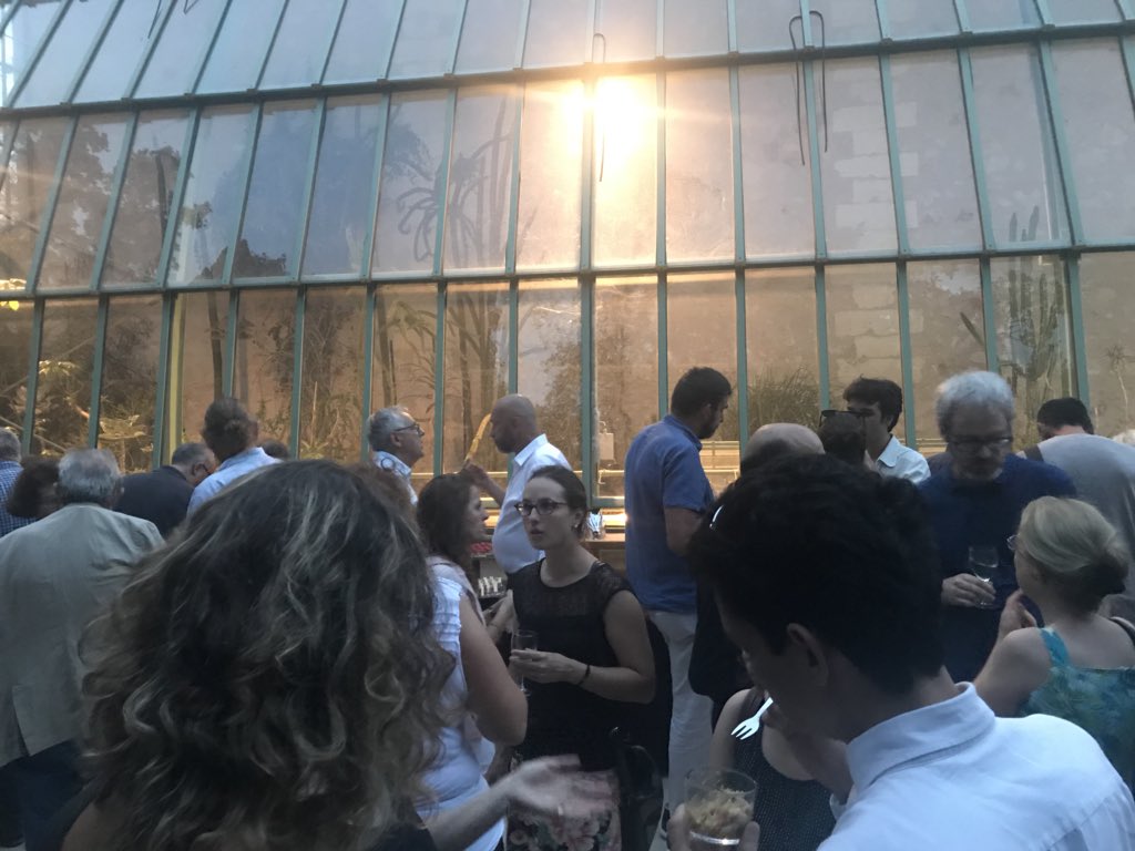 chantal_marion's tweet photo. Représente @Saurel_P #RencontreScientifique @montpellier_ #Barcelone dans le magnifique #JardindesPlantes @umontpellier @univpaulvalery #Villejumelle #COFSEC2018 #TFT @Mtp_FrenchTech @Montpellier3m #RI https://t.co/GVpTmVsxJK