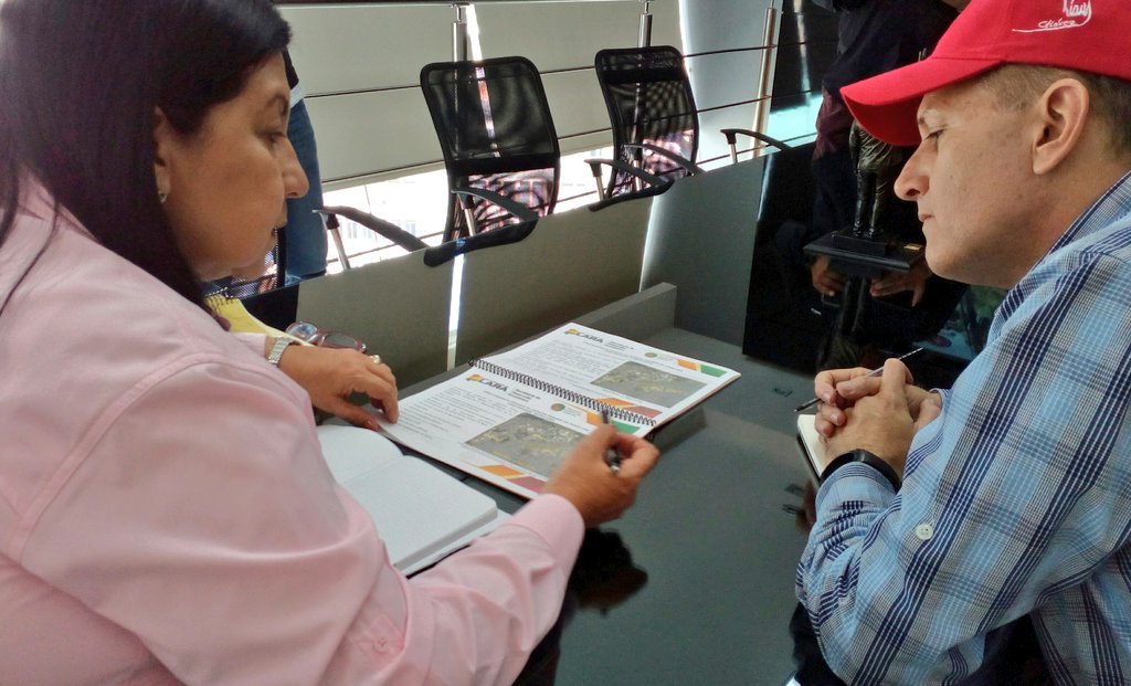gestionperfecta's tweet photo. Este miércoles recibimos en la sede de la Gobernación al Viceministro de Seguimiento y Control de la Gestión de Gobierno @begocandanga conversando sobre los proyectos que vamos a desarrollar para el bienestar de nuestro pueblo larense. #UnidadDeLosPatriotas #LaraTierraDeEsperanza https://t.co/bkX7YI9JA4
