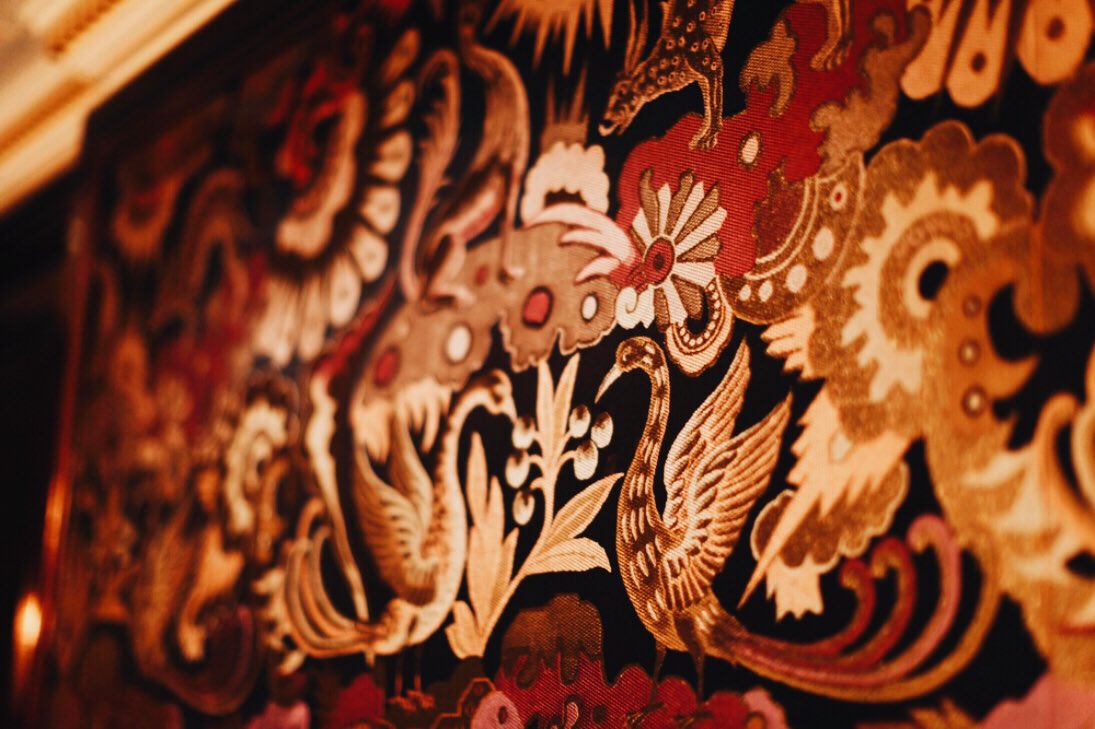 ParkChinois's tweet photo. Beautiful Chinois tapestry on every wall, with many thanks to #prelle in #paris 🦋
.
#parkchinois #jaquesgarcia #chinoiserie #chinois #tapestry #parkchinoislondon #mayfair #chinesefinedining https://t.co/8guJPhrDvt