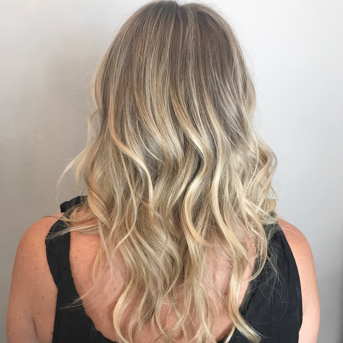 Look101Salon's tweet image. || ᴍɪss ɪɴᴅᴇᴘᴇɴᴅᴇɴᴄᴇ ||
.
Happy 4th of July!🎆
#shadowroot #balayage #colorist #hairstylist #beachywaves #4thofJuly