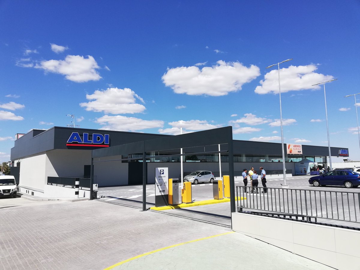 despensatomares's tweet photo. Desde La Despensa de Keepers queremos dar la #Bienvenida a nuestros vecinos del nuevo supermercado #Aldi #Tomares! Enhorabuena, os ha quedado fantástico!

#AldiSupermercados #AldiEspaña #Aljarafe https://t.co/cC1Yc4vgSP