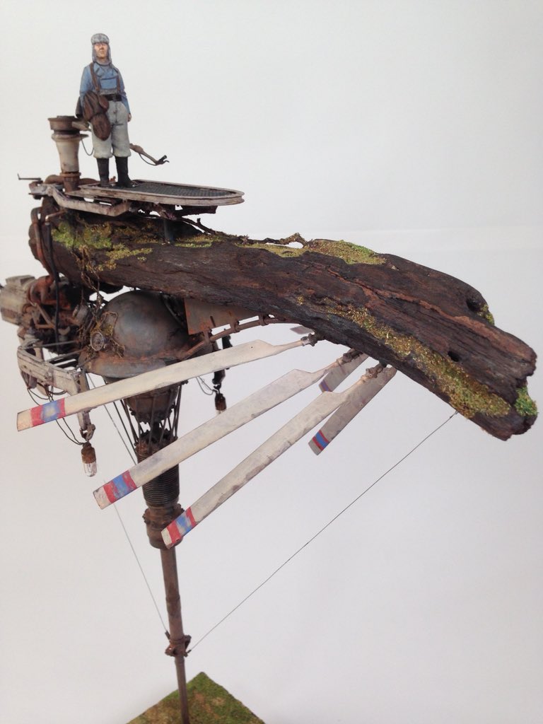 pascalblanche's tweet image. A wonderful mix of driftwood and plastic models by @katoya01.