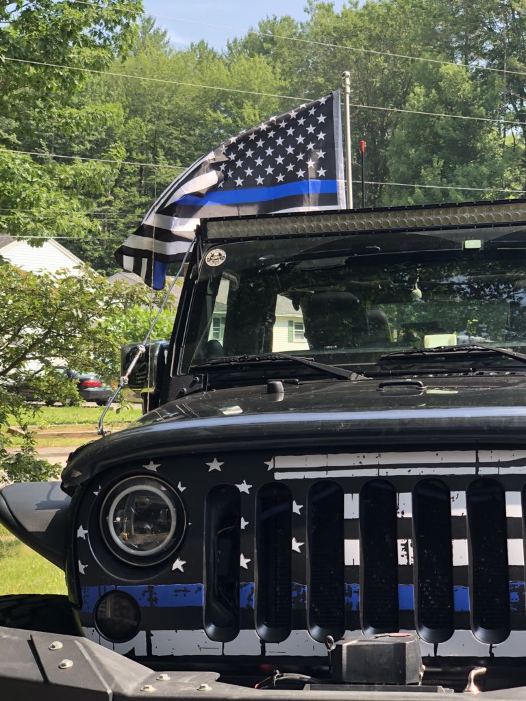jeeper_mad's tweet photo. @KrawlinForCOPS https://t.co/dWIUrdB1xJ