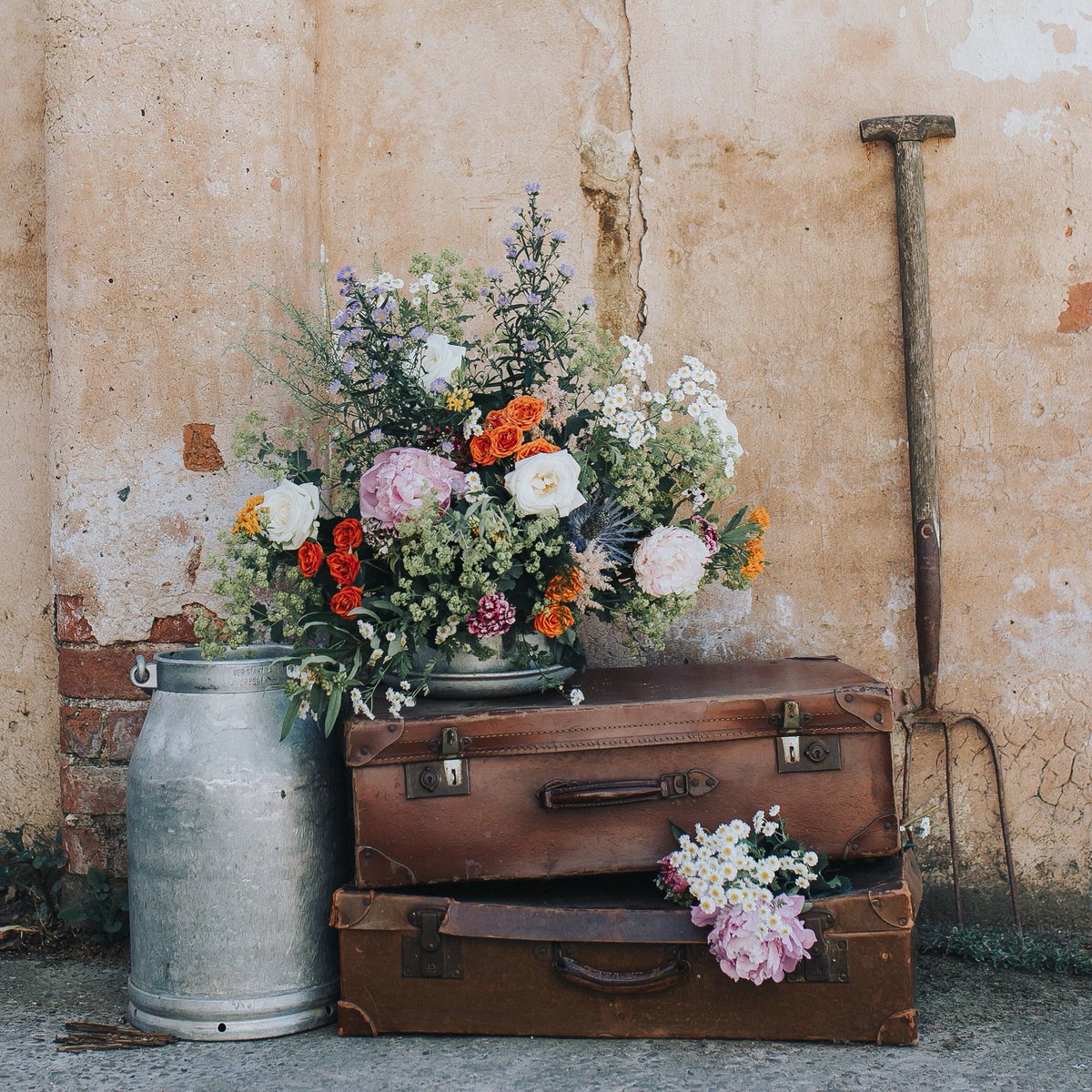 PrettyLittleExt's tweet image. Hello #weddinghour hope you’re all having a wonderful week!!