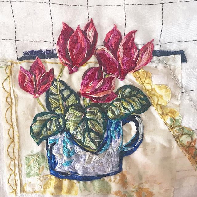 marnalunt's tweet photo. Another floral finished for the day. Next up for tomorrow is nasturtiums. . 
Then time to get the paints out, grand plans 😍
.
#threaduary #embroideryisart #embroideryartist #handcrafted #flowerstagram #flowers #florals #flowersofinstagram #handstitch… https://t.co/ZGX7y4DDvT https://t.co/s8VCQEH6Ff