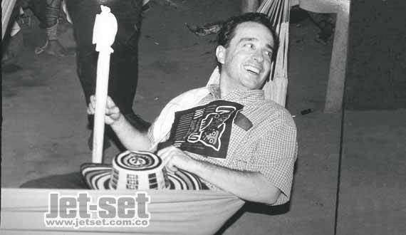 RevistaJetSet's tweet photo. #FelizCumpleanosUribe | A propósito del cumpleaños del senador y expresidente de la república, le traemos el álbum de fotos de Álvaro Uribe Vélez con las mejores imágenes de su vida: https://t.co/drM2pYQu6p
.
.
#ÁlvaroUribeVélez #Cumpleaños #RevistaJetset https://t.co/3xaXOG7Mwz