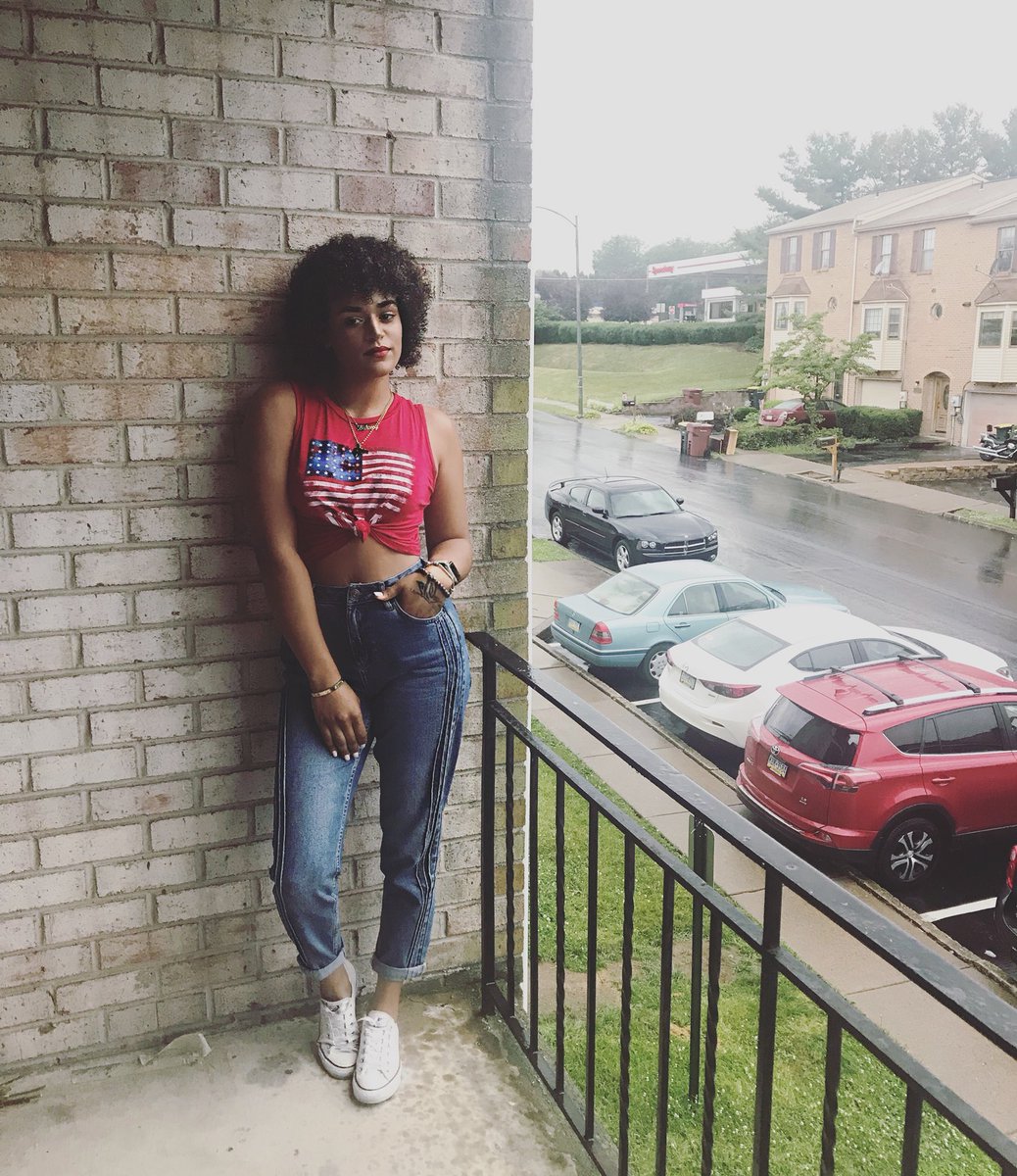 laksmysanchez's tweet image. She was SIMPLE... Like quantum physics. 
___________________________________
#FourthofJuly #4thJuly2018 #CurlsNightOut