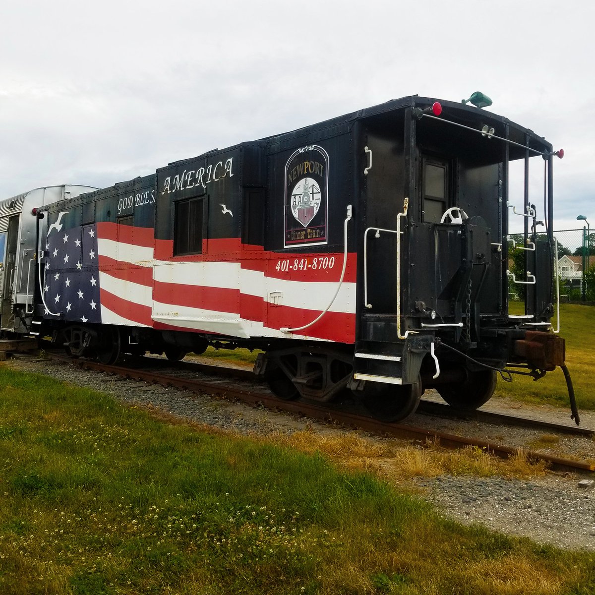 ILEA_RI's tweet photo. Happy 4th of July from @ILEA_RI! How awesome is this patriotic #NewportDinnerTrain caboose!? #fourthofjuly #rhodeisland #nptrightnow #ILEARI https://t.co/zmFnZnJF1G