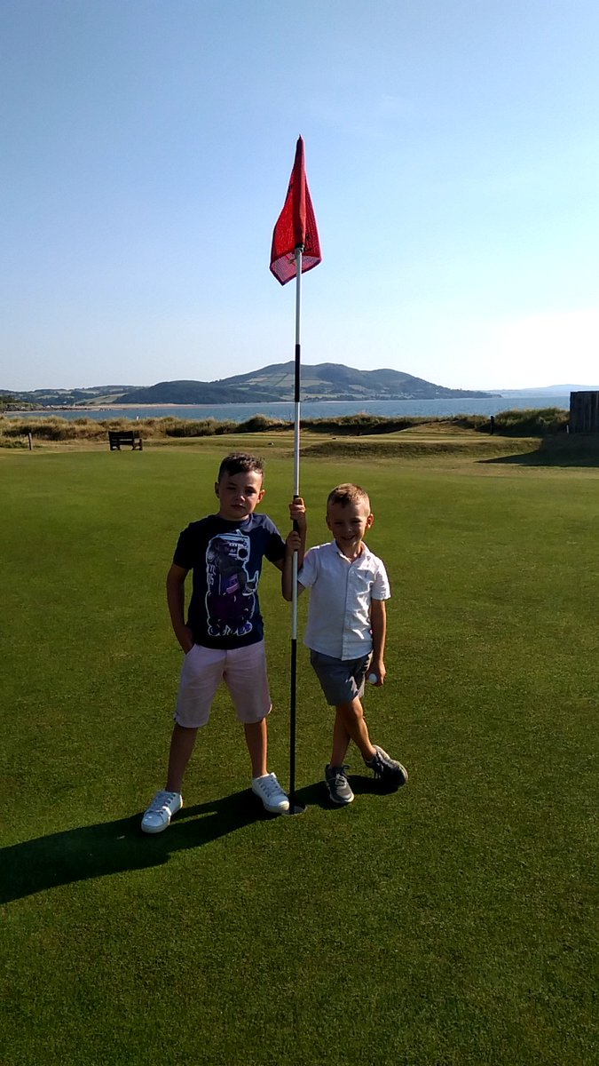 Two boys in training for the @DDFIrishOpen 2035 <a href="/NorthWestGC/">North West Golf Club</a> ☀️🔥🇮🇪🍀🏆😎