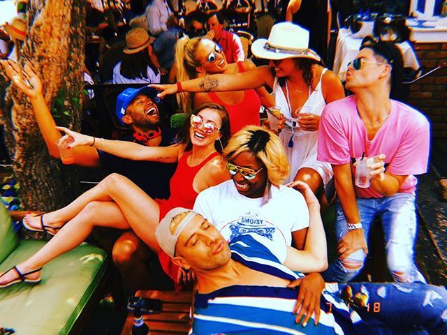 ashfedd's tweet photo. This is my squad. How’s yours? #doneventry #aspenlife #howsyourassbeen https://t.co/NxlIe2Fl4Q https://t.co/dv6LAZhi4s