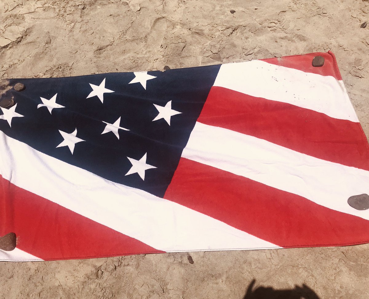 scottshellweier's tweet photo. 🏖Happy 4th of July!🇺🇸🎉
#NorthOHomes #SeamonsterHomes #C2Financial # CalStateRealty #Oceanside https://t.co/VTAt5iJelq