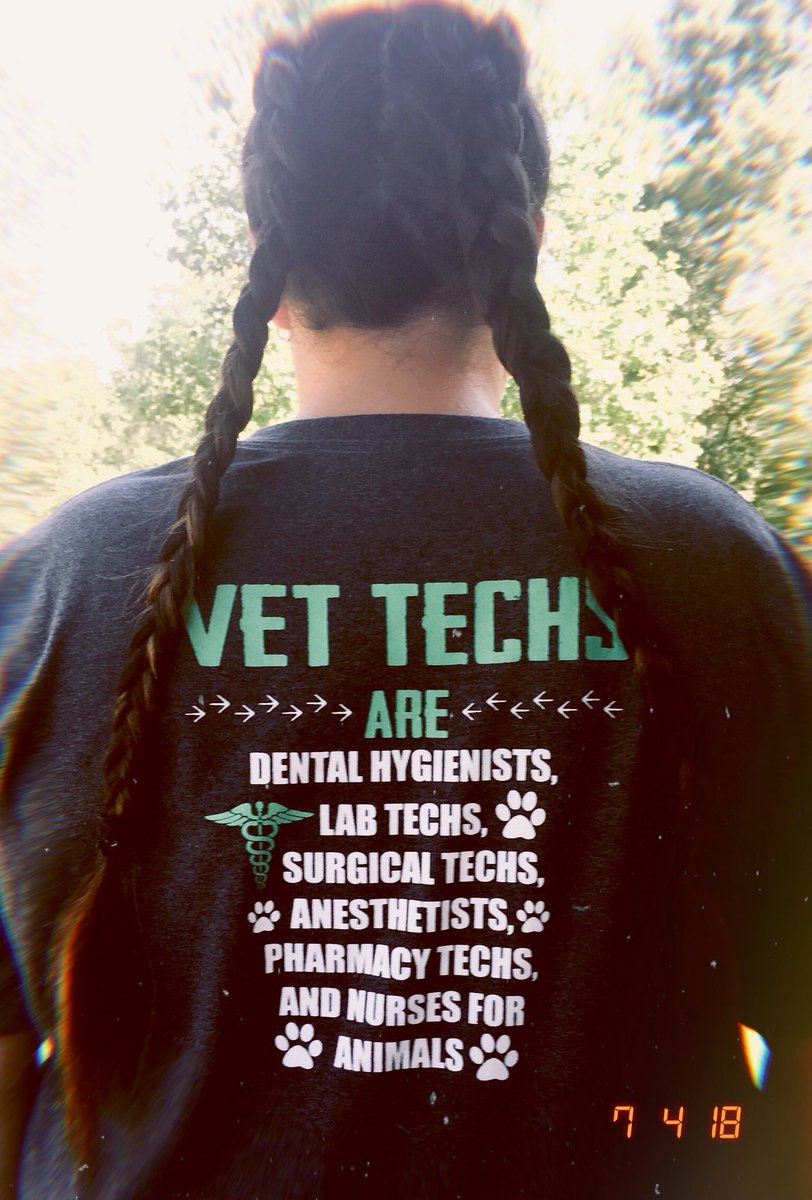 RavenGillians's tweet image. “Follow your passion, be prepared to work hard &amp;amp; sacrifice, and above all don’t let anyone limit your dreams.” 
- Donovan Bailey 🐾 
#VetTechStudent