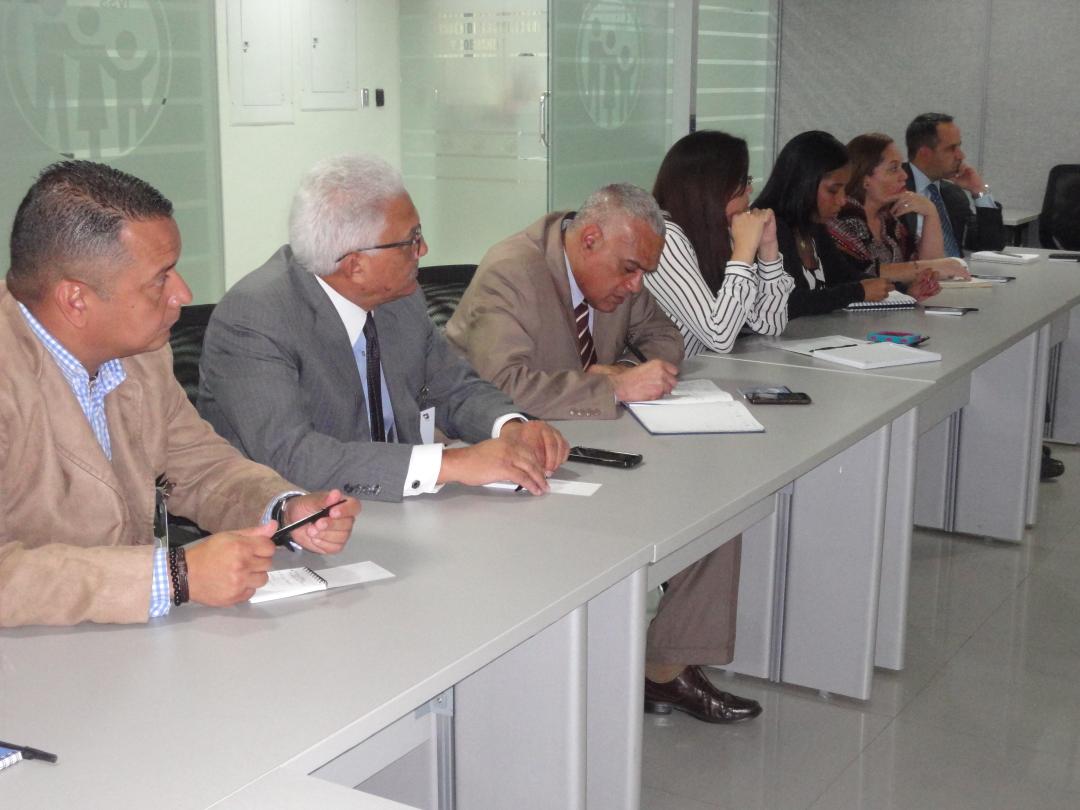 ivssoficial's tweet photo. #4JUL El #IVSS se reúne con representantes de las entidades bancarias del país para articular el trabajo en beneficio de una mejor atención a las pensionadas y pensionados de la patria.
@MPPPSTVe #UnidadDeLosPatriotas https://t.co/vWRqEUj3eE