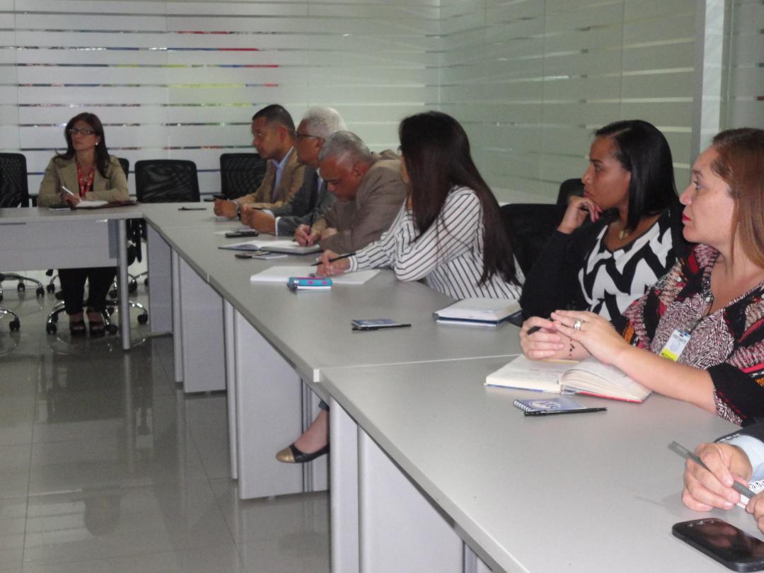 ivssoficial's tweet photo. #4JUL El #IVSS se reúne con representantes de las entidades bancarias del país para articular el trabajo en beneficio de una mejor atención a las pensionadas y pensionados de la patria.
@MPPPSTVe #UnidadDeLosPatriotas https://t.co/vWRqEUj3eE