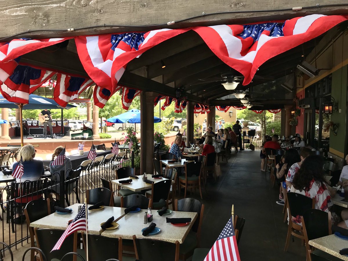 BrianDenver7's tweet photo. Live music, helicopter rides, good food, kids zone, and of course... fireworks!! Yep, we’re ready for #BoomFest! @KJRH2HD @KarenLarsenKJRH https://t.co/bSew2JnyVg