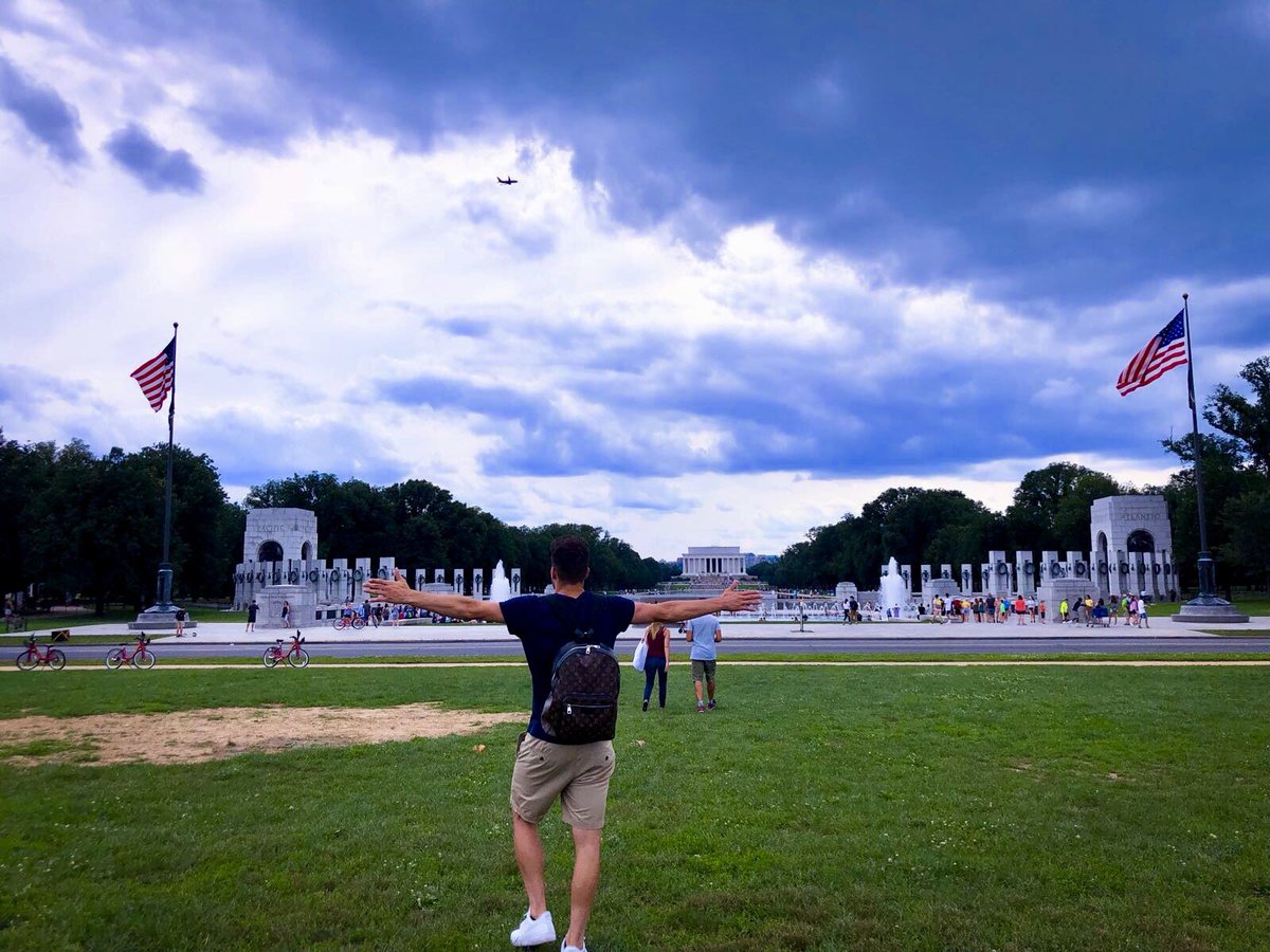 alvarogimenez1's tweet photo. WASHINGTON / NEW YORK🗽🏙 🏛🇺🇸 #rememberholidays #ny #eeuu #4thjuly #WashingtonDC https://t.co/USFhGw6GiX