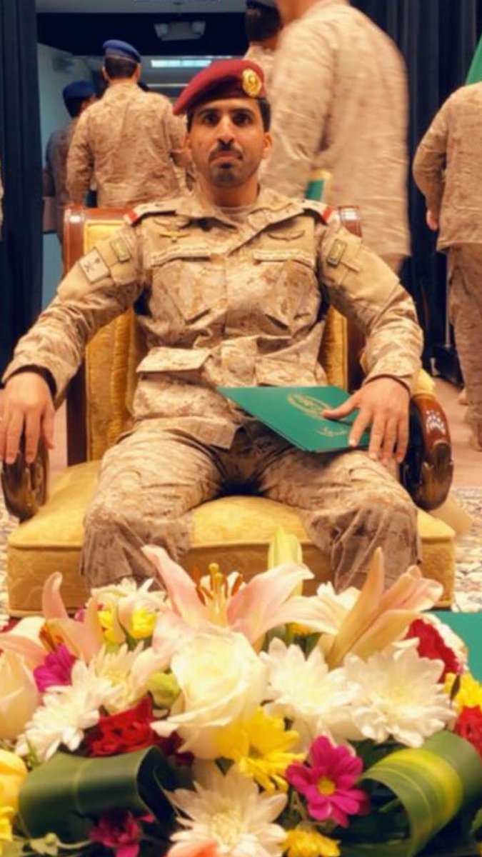 4rv__'s tweet photo. #قبيلة #البجايدة
 تبارك وتهنئ 
المقدم #ركن/ فيصل فهد خضير #الشامان
بمناسبة تخرجه من كلية القيادة والأركان وحصوله على درجة الماجستير في العلوم العسكريه ونسأل الله أن تكون له عوناً له لخدمة دينه ومليكه ووط��ه 
متمنين له التوفيق والسداد
مبروك ابو سلطان
#عنزة #البجايدة #العمارات https://t.co/hUrrhs0RVF