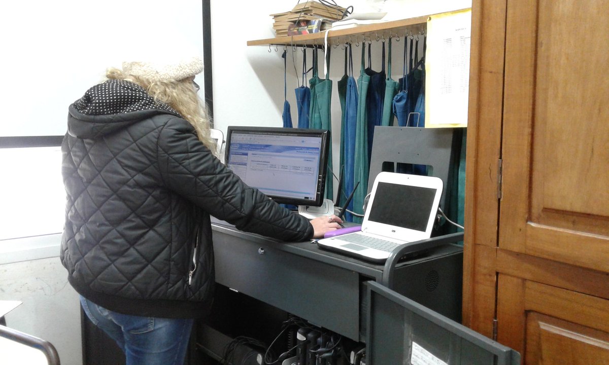 maria_bonnin's tweet photo. Hoy asistencia técnica en Escuela Primaria 💻#Planied #FacilitadoresTic @olguiscedelu @clazcarate @Machia_Carla https://t.co/YrLdWe0DQ0