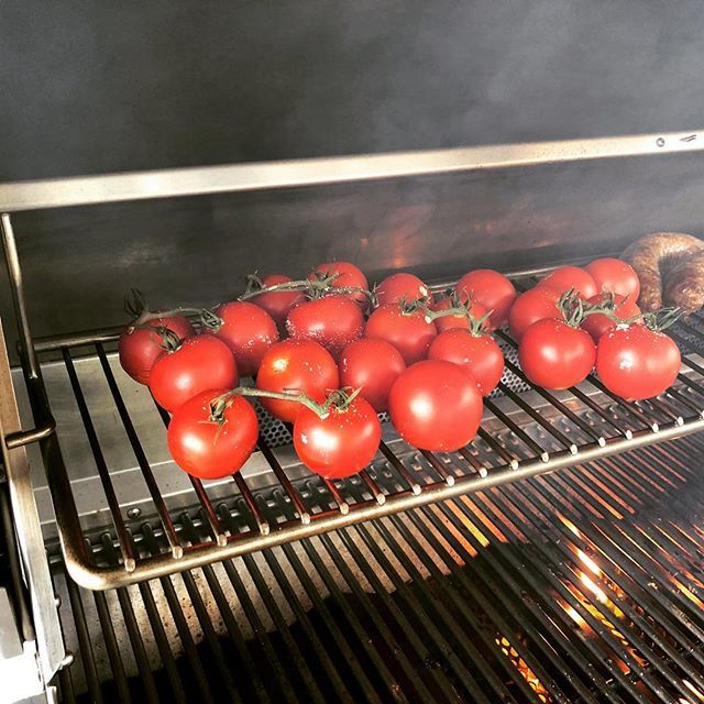 clee4444's tweet photo. Slow roasted tomatoes for pan con tomate.. I know Adam, it’s not classic!!!! https://t.co/fULhrTI9zn https://t.co/vbm1dzTGW3