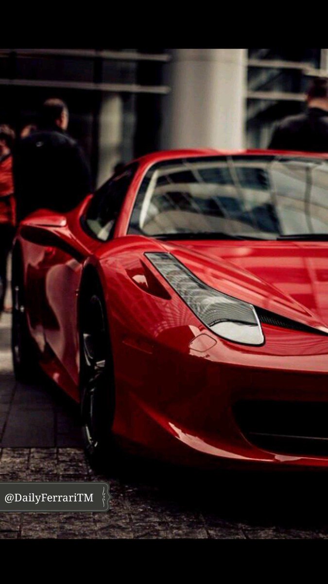 luxurylife247's tweet photo. can’t do any better than ferrari red https://t.co/CuDYvnqtpr