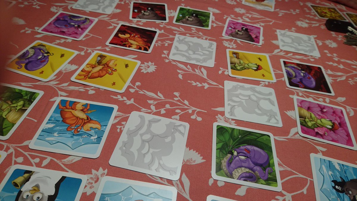 MissBayBee_de's tweet photo. Zu dritt begonnen mit #Olympia2000, #Kneipenquiz und #WerWeißDas ging es zu sechst weiter mit #Bringyourownbook mit Kinderbüchern, #TBBTthepartyquiz,,#HotUndTop, #CoMix und einer Erklärpartie #Memoarr weiter. CoMix gefällt mir echt ganz gut. BringYourOwnBook wie immer gut. https://t.co/US977xH8Ol