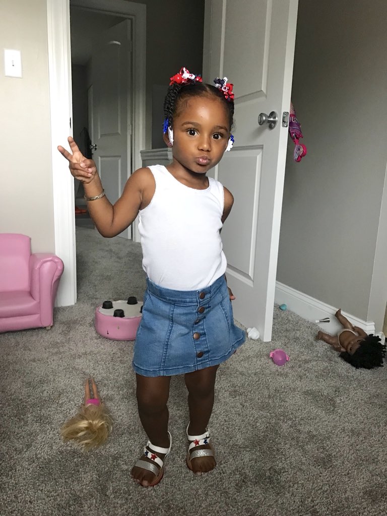 __Cutiee1's tweet photo. Happy 4th of July ❤️don’t mind her shoes , idk why she does it 😭😭 https://t.co/bRJ3Xlsbsg