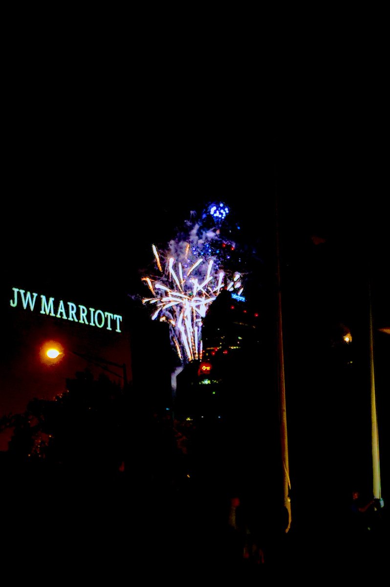 HilBil44's tweet photo. @JWMarriottIndy Happy 4th! #dowtownfreedomfest #happyfourth #fireworks https://t.co/g5oSv5sKAa