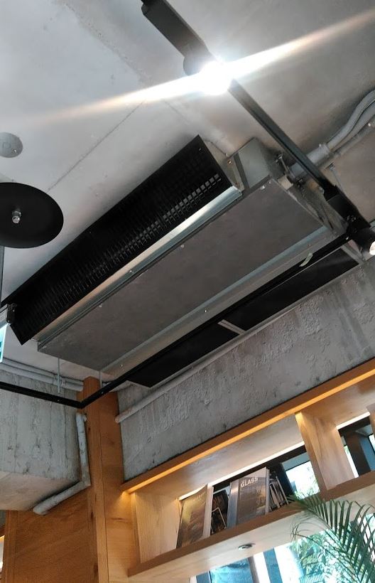 Uzivatel 延原利明 Na Twitteru スケルトン天井に このエアコンの付け方かっこいいです 今後 提案してみよう