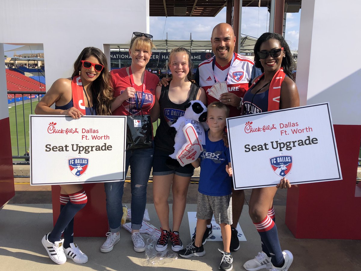 ToyotaStadiumTX's tweet photo. Congrats to today’s #CFADFWSeatUpgrade winners, the Avilas, who came all the way from Anna, TX! #FCDvATL https://t.co/mSdqjsevTh