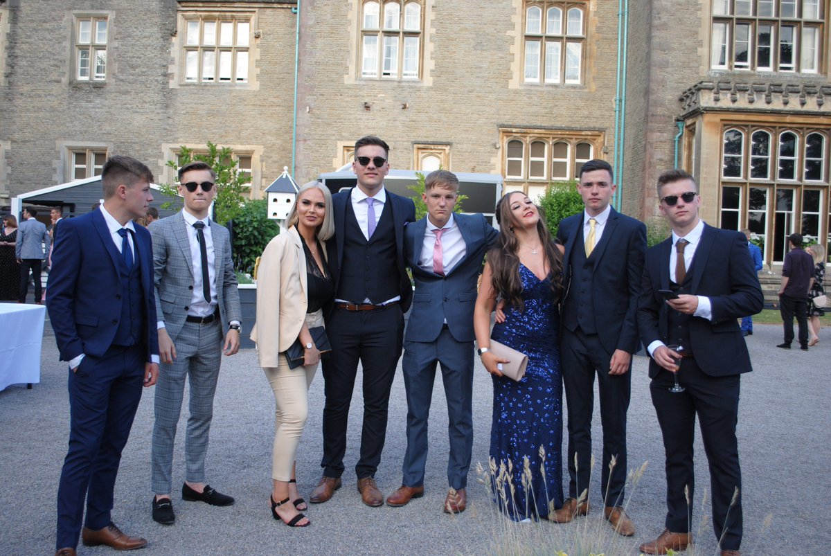 Y11 Leavers Prom at @tortworthcourt - see more photos here......bradleystokecs.org.uk/News/Y11-Prom-… …