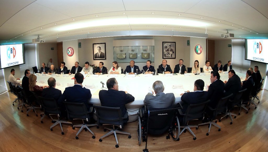 JuarezCisneros's tweet photo. Unidad y cohesión con nuestros Gobernadores #PRIistas, Coordinadores Parlamentarios, Líderes de los Sectores, Organizaciones e integrantes del CEN del @PRI_Nacional. https://t.co/bXixMgY9tt