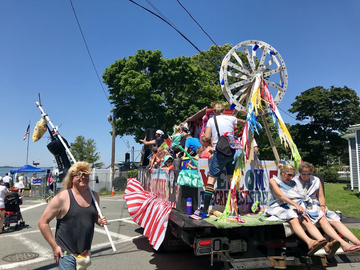 SenJohnFKeenan's tweet photo. A colorful, vibrant Hobomack Road float in today’s @MerrymountAssoc parade. 1st Place. The tradition continues! https://t.co/7DejgqGYcl